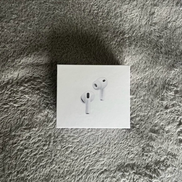 Apple AirPods 3rd GenerationWireless Bluetooth Earbuds White with Charging Case